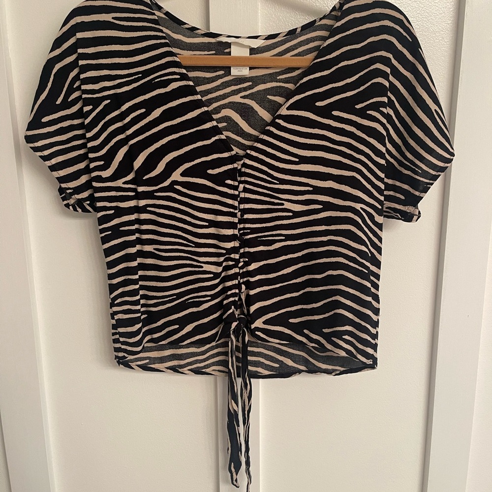 H&M animal print crop